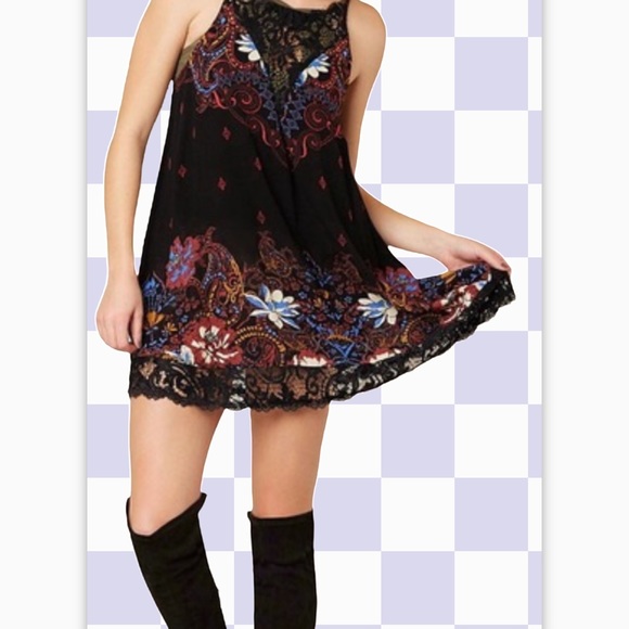 Free People Dresses & Skirts - Free People brand new adorable dress excellent condition never worn lace detail